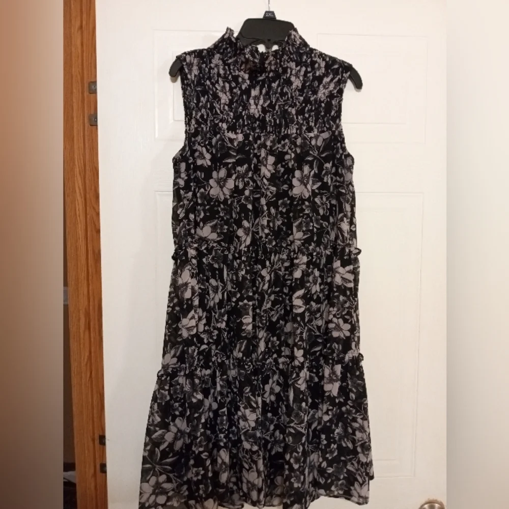Just...Taylor Black and Gray Floral Maxi Dress - Picture 1 of 7